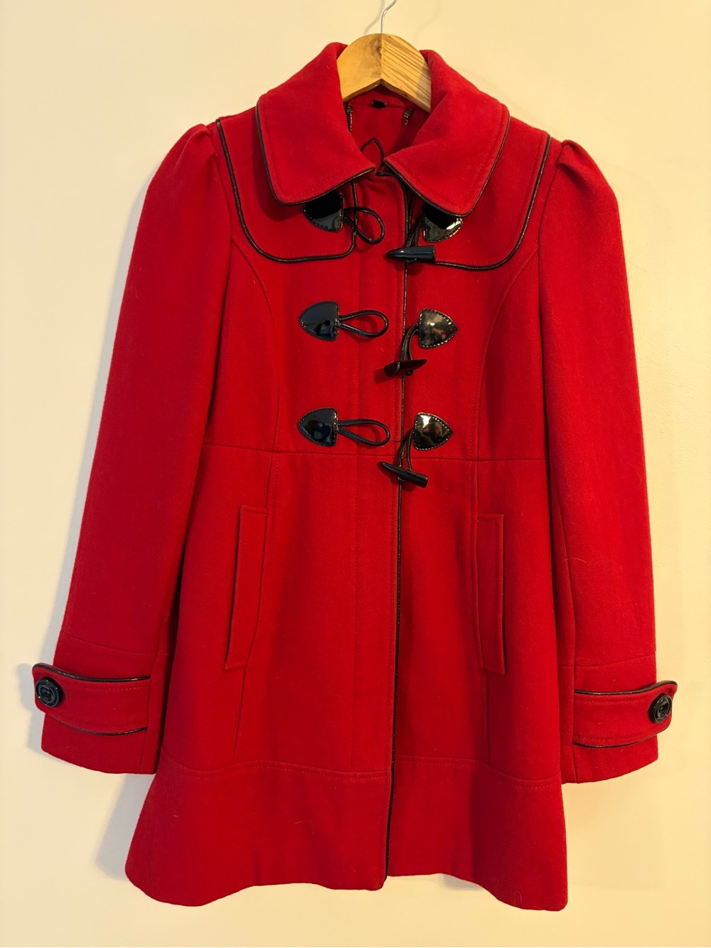 GUESS Red Wool Blend Coat Size S Black Piping Toggle Closures